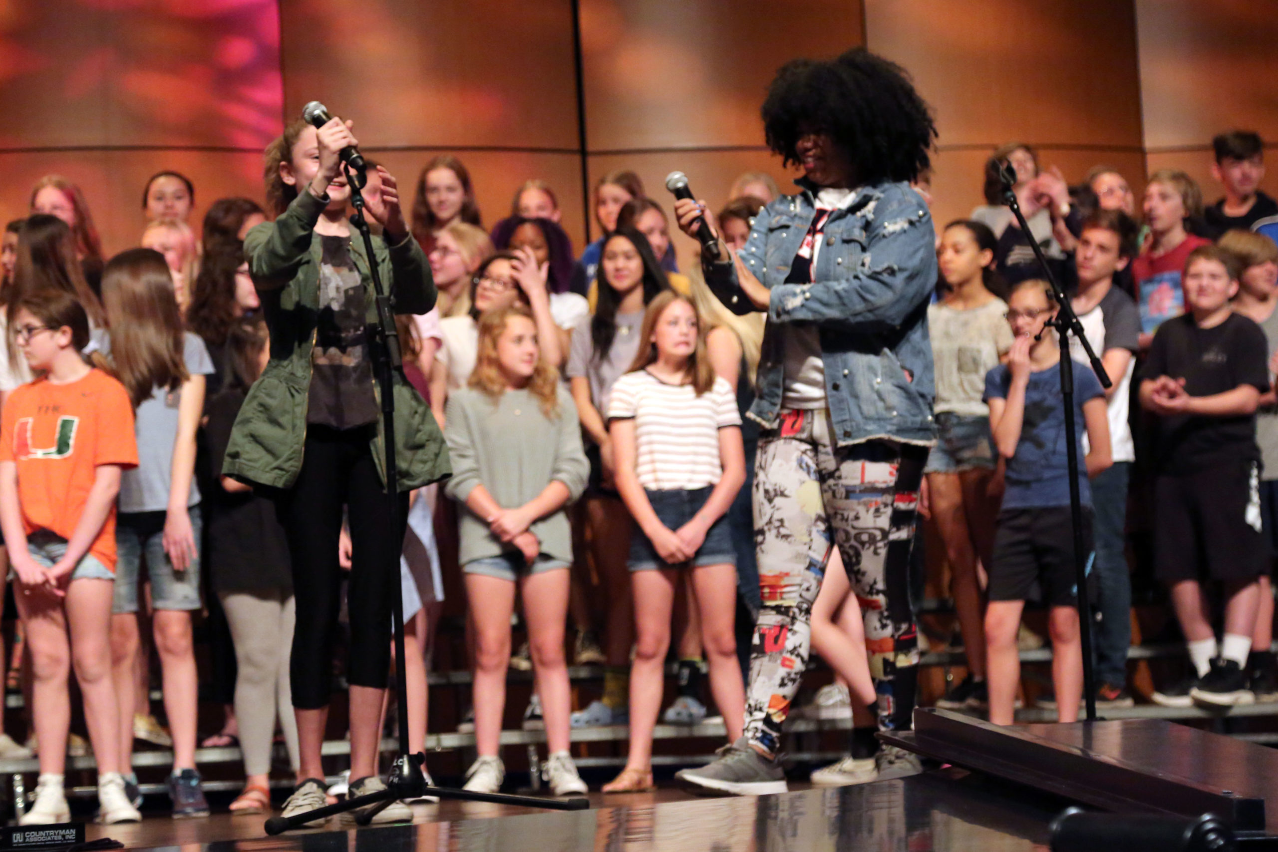 Fort Collins Students Perform With Wé McDonald of The Voice