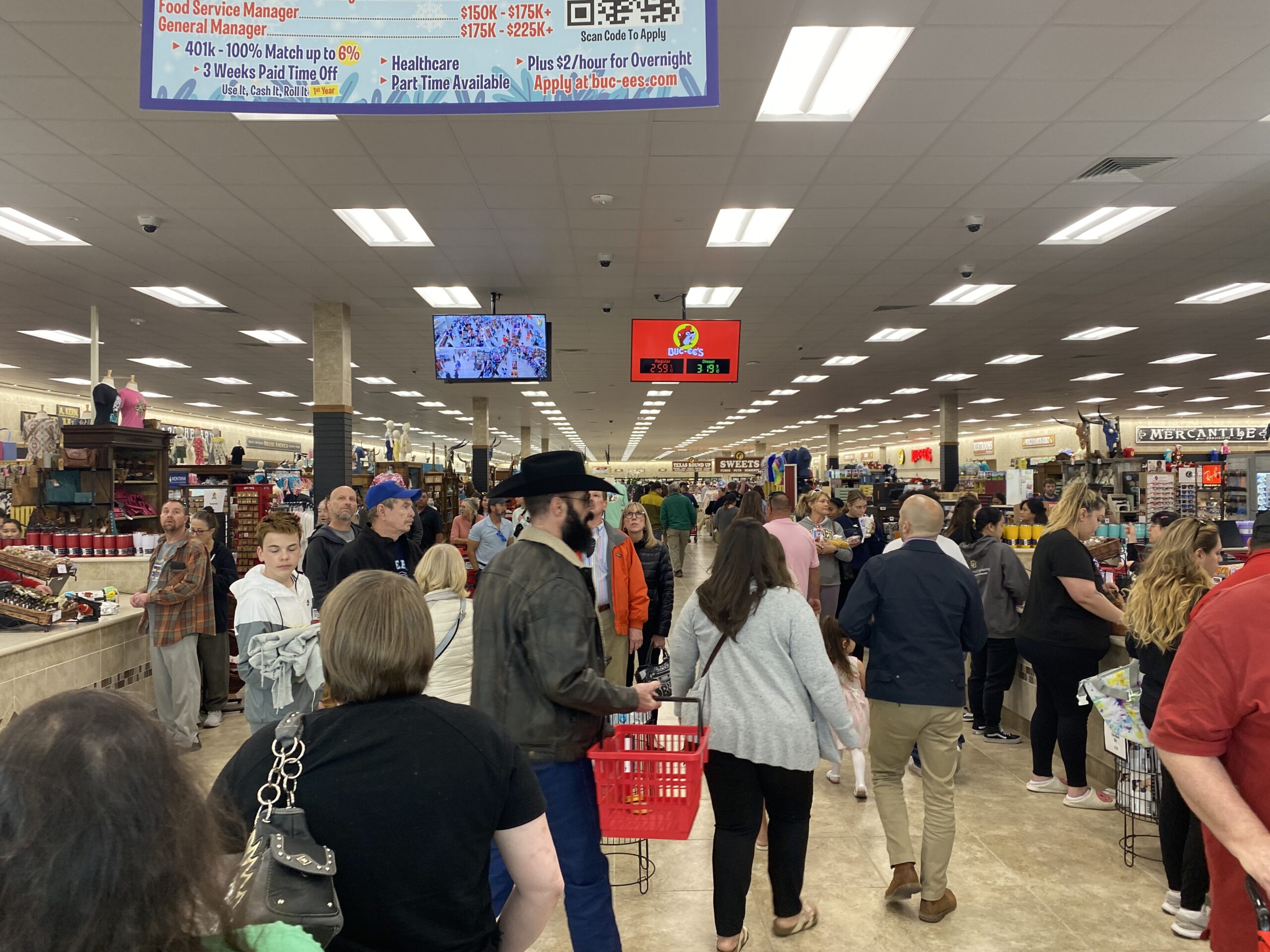 Johnstown Buc-ee’s Texas’ Famous Travel Center Opens