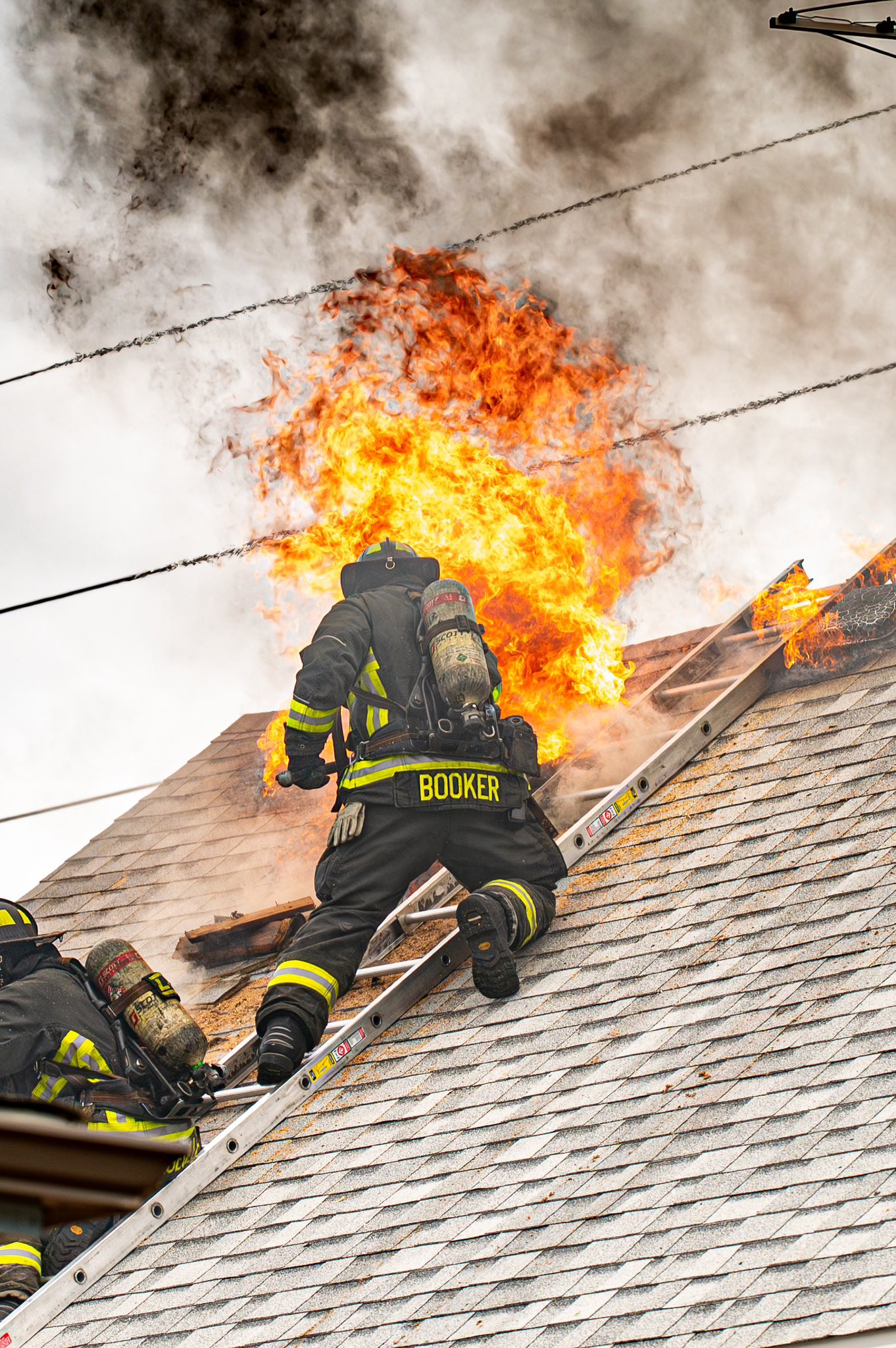Greeley Crews Contain Home Fire